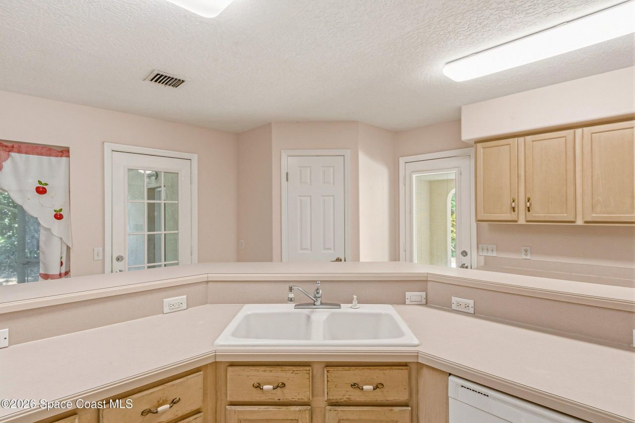 693 W Pine Road , Melbourne Village, FL 32904 Photo