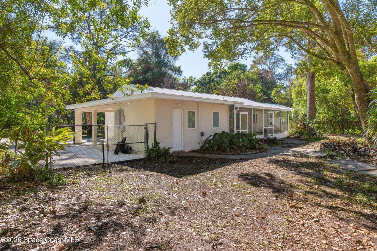 693 W Pine Road , Melbourne Village, FL 32904 Photo