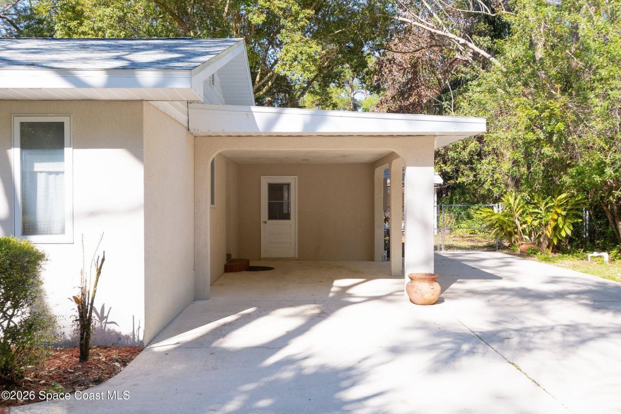 693 W Pine Road , Melbourne Village, FL 32904 Photo