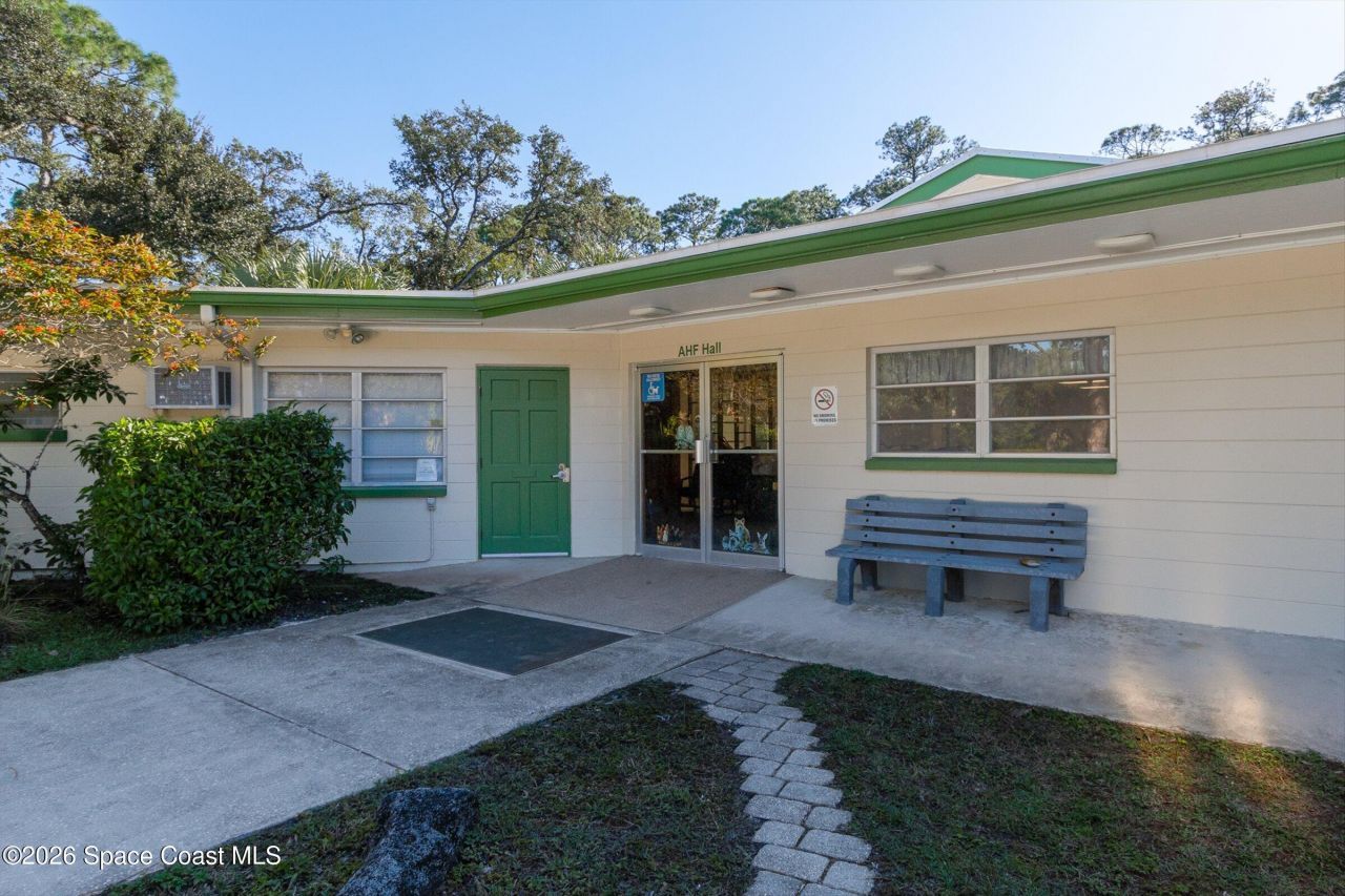 693 W Pine Road , Melbourne Village, FL 32904 Photo