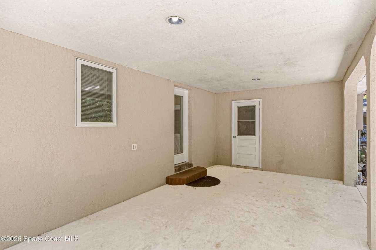 693 W Pine Road , Melbourne Village, FL 32904 Photo