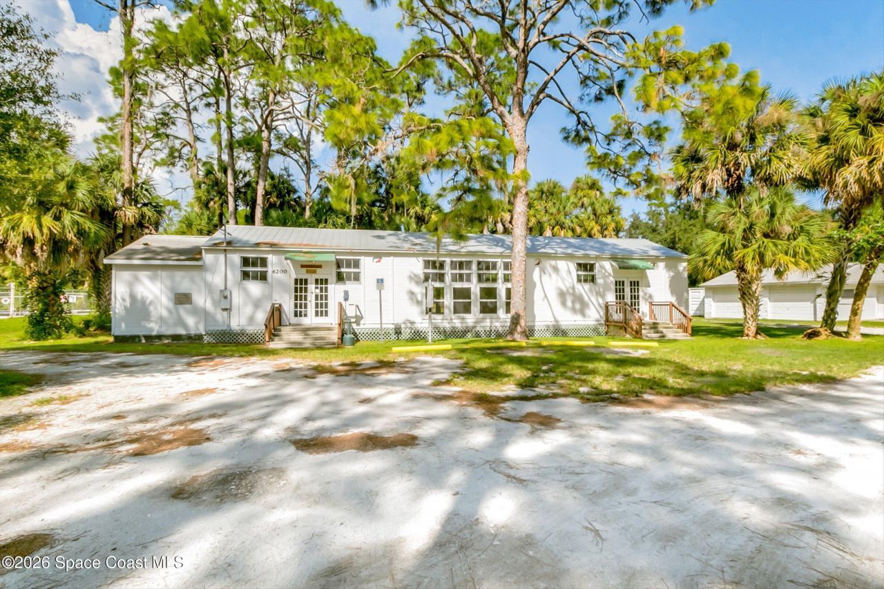 693 W Pine Road , Melbourne Village, FL 32904 Photo