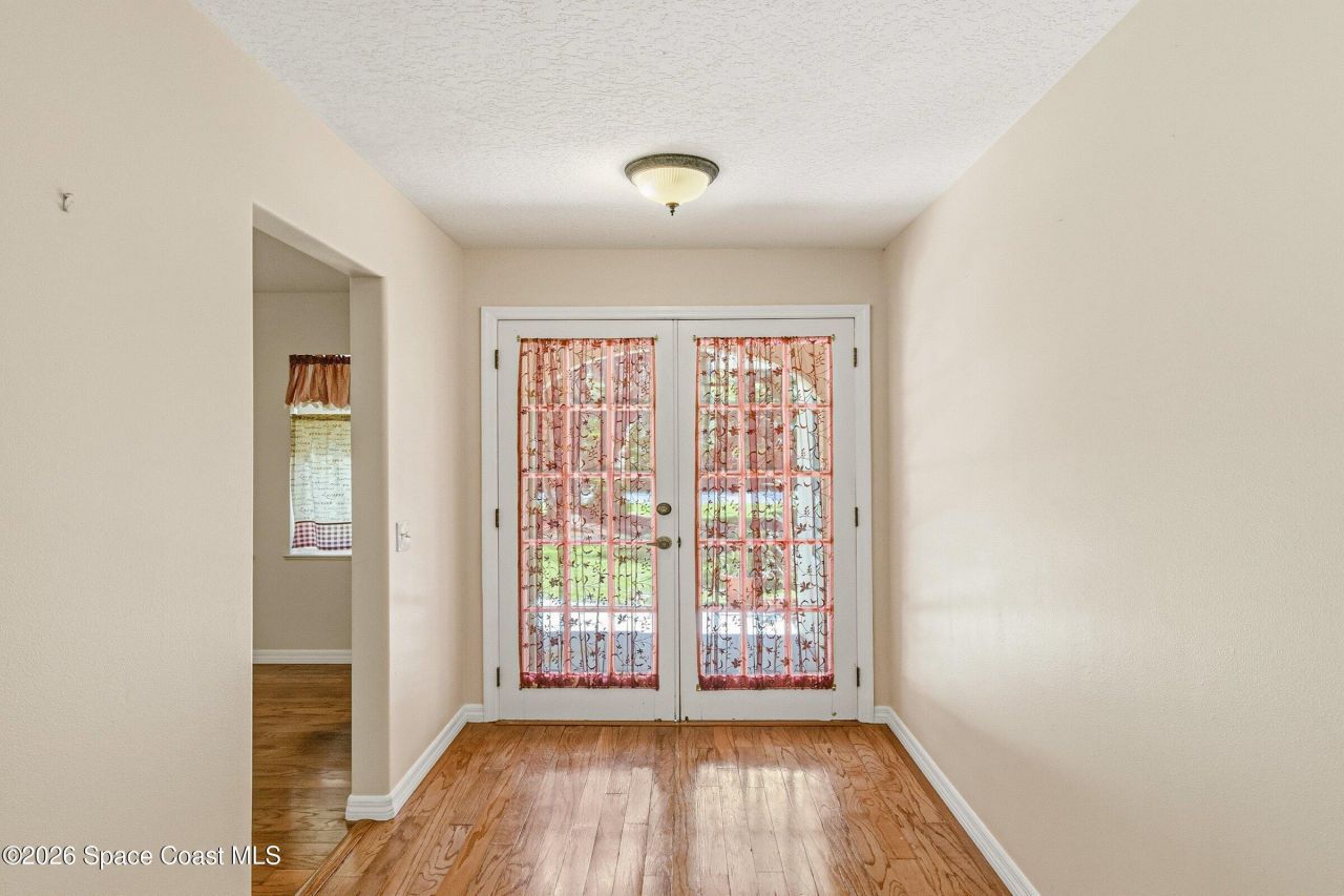 693 W Pine Road , Melbourne Village, FL 32904 Photo