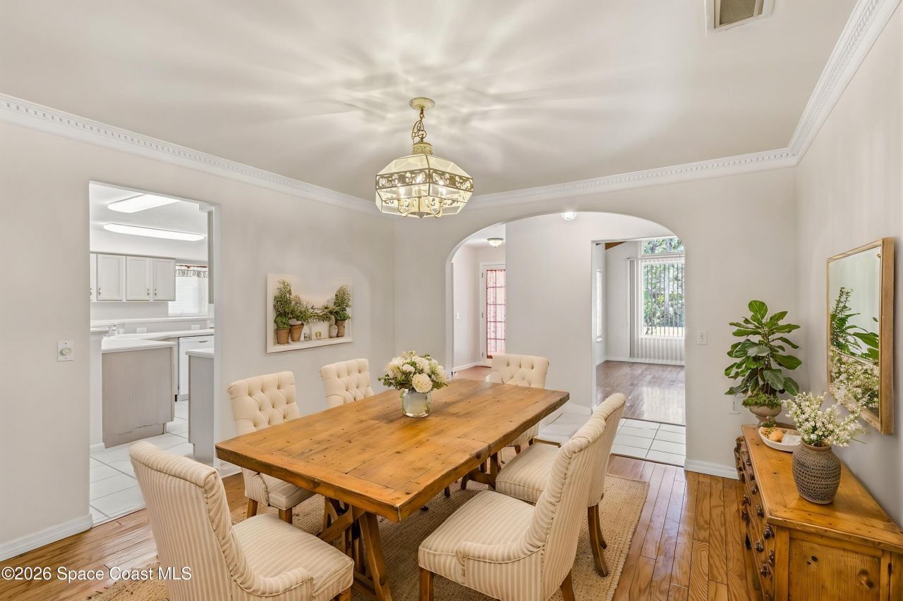 693 W Pine Road , Melbourne Village, FL 32904 Photo