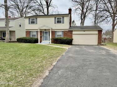 3769 Sylvan Wood Drive, Sylvania, OH 43560