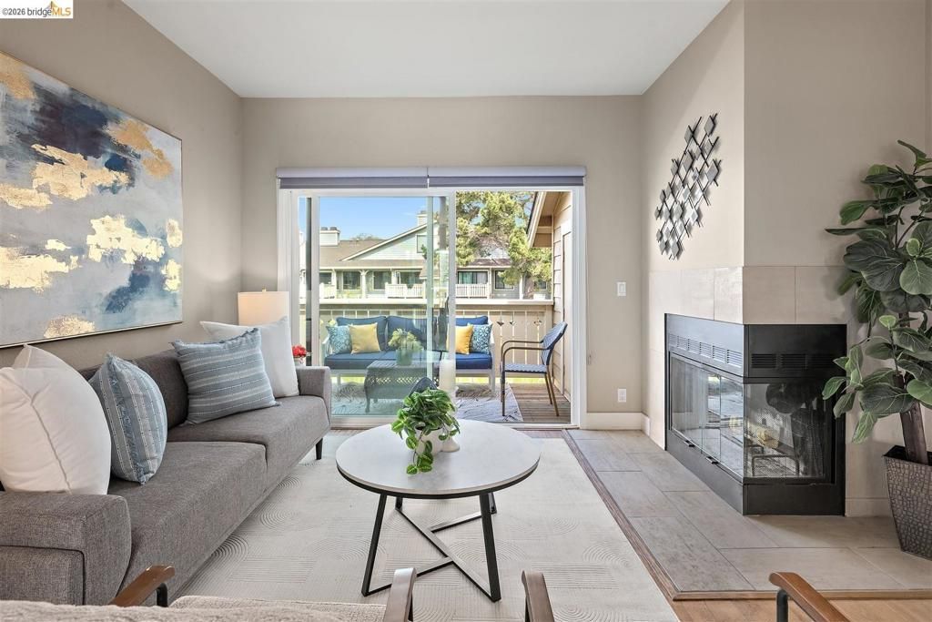 220 Lakeshore Ct, Richmond, CA 94804 Main Photo