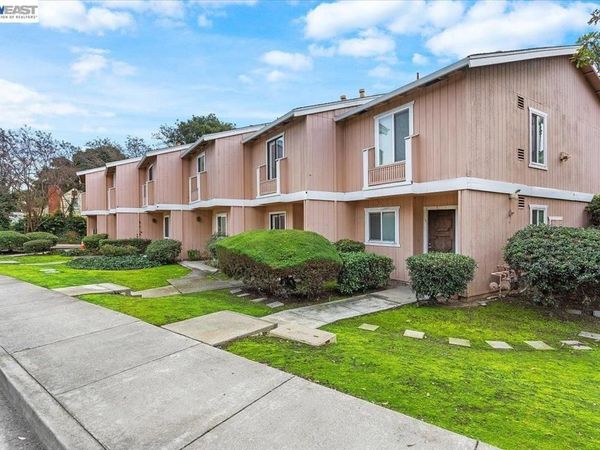 31131 Alvarado Niles Rd, Union City, CA 94587