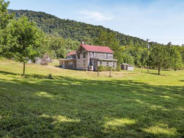 6878 CHAP PLACE LN , Crozet, VA 22932