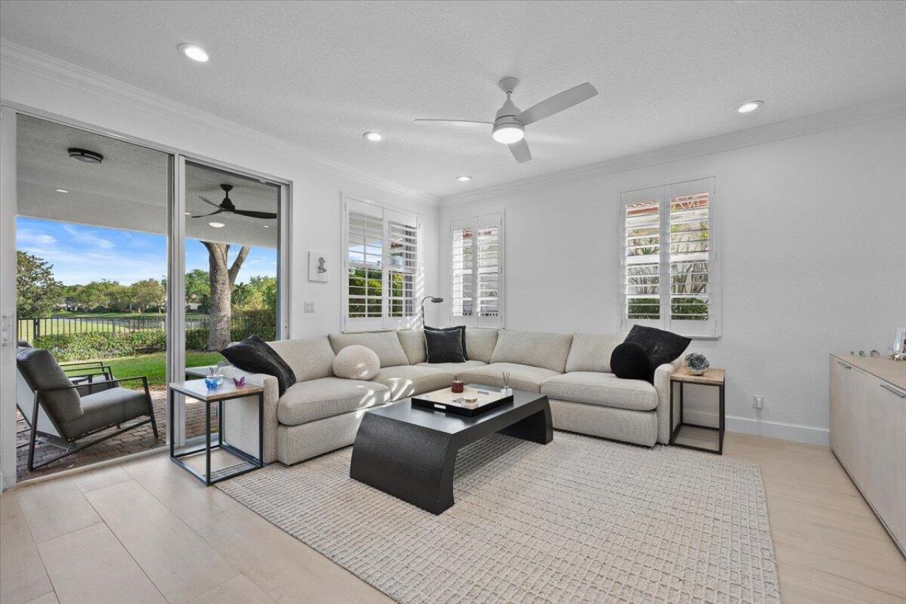 653 Castle Drive, Palm Beach Gardens, FL 33410 Photo