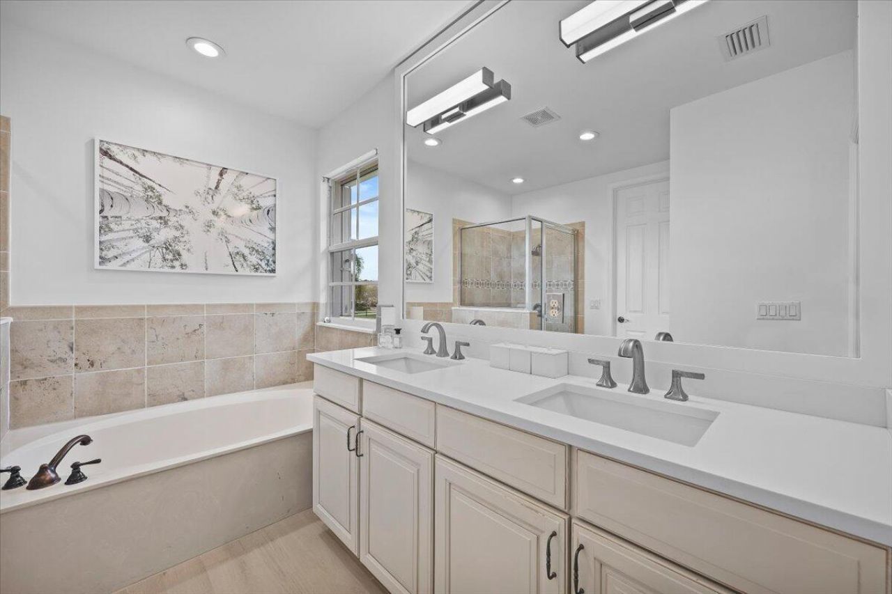 653 Castle Drive, Palm Beach Gardens, FL 33410 Photo