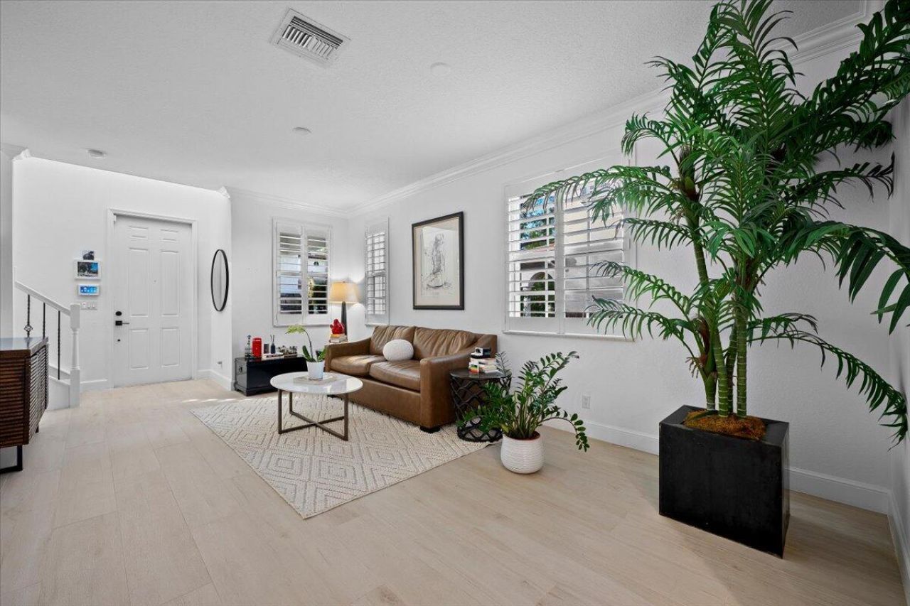 653 Castle Drive, Palm Beach Gardens, FL 33410 Photo