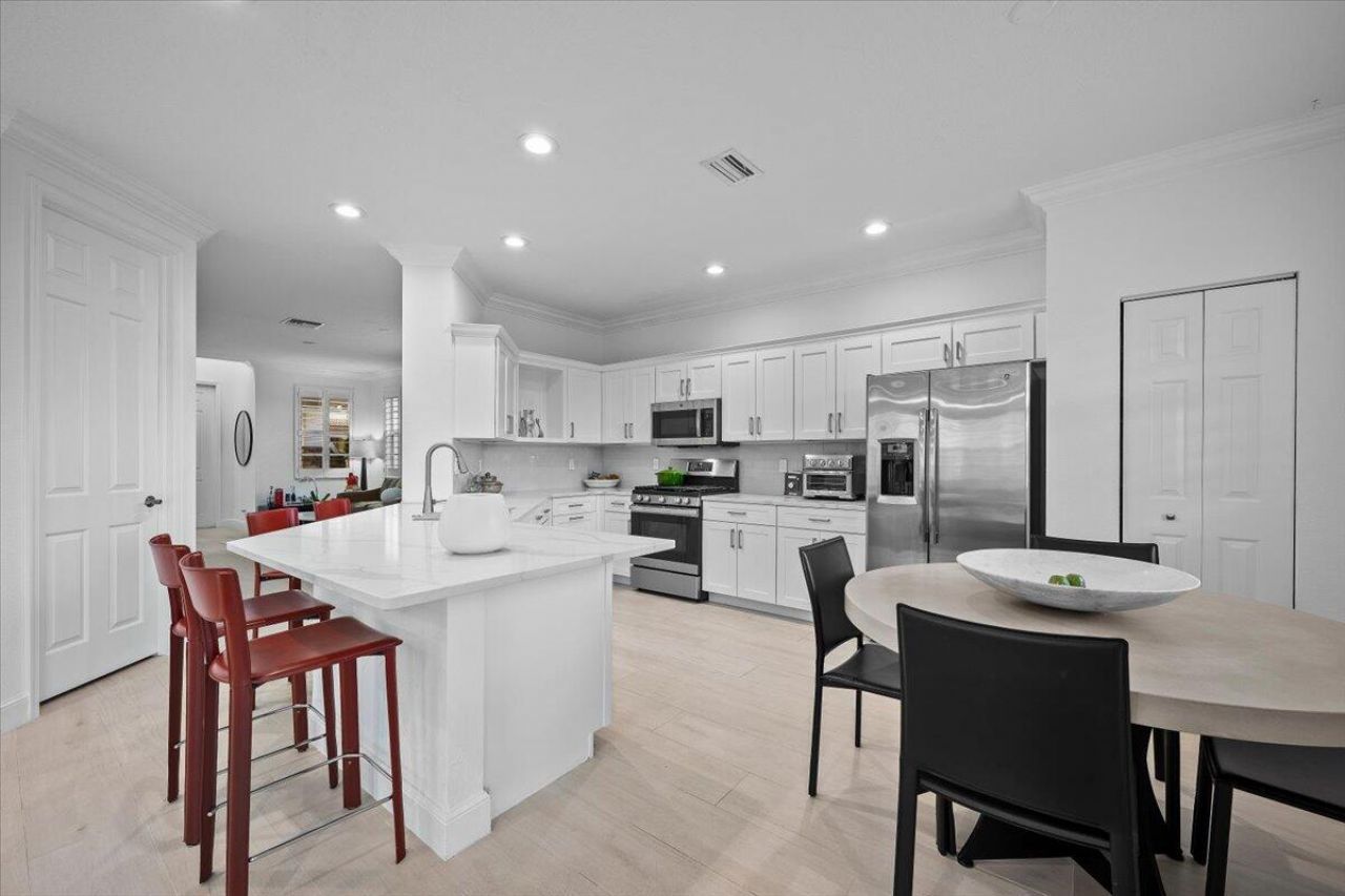 653 Castle Drive, Palm Beach Gardens, FL 33410 Photo