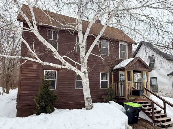 305 E Truman Street, Newberry, MI 49868