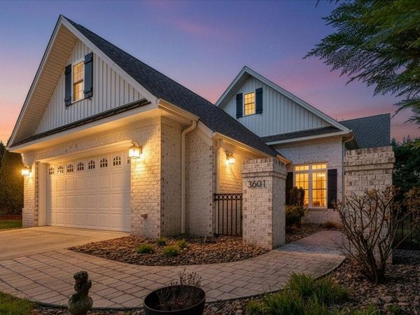 3601 Colonial Court DR , Roanoke, VA 24018