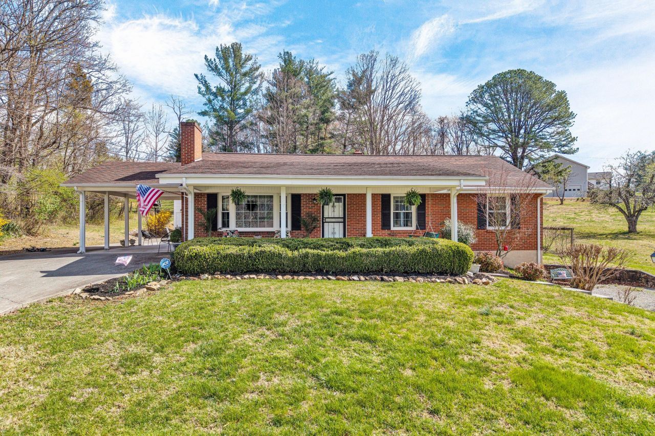 40 Fairfield Ln, Troutville, VA 24175 Main Photo