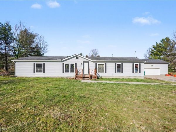 2122 S Pricetown Road, Diamond, OH 44412