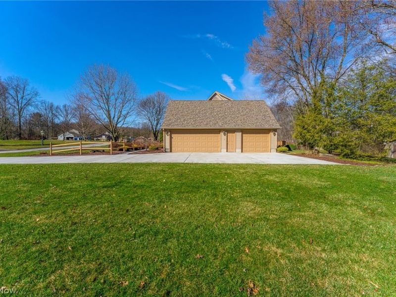 3600 Fawn Drive, Canfield, OH 44406 Photo 9