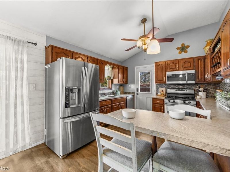 24282 Fairlawn Drive, North Olmsted, OH 44070 Photo 10