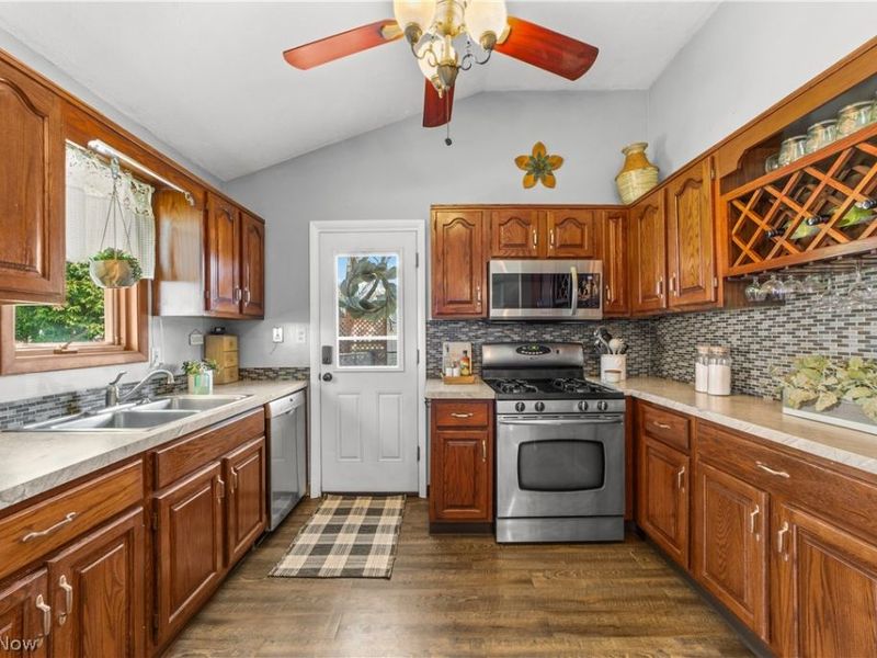 24282 Fairlawn Drive, North Olmsted, OH 44070 Photo 12