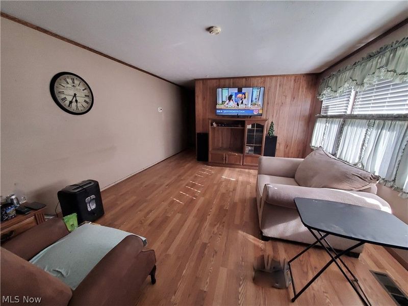 380 Adrian Drive, Berea, OH 44017 Photo 2