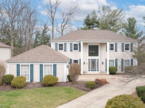 17496 Hampton Place, Strongsville, OH 44136