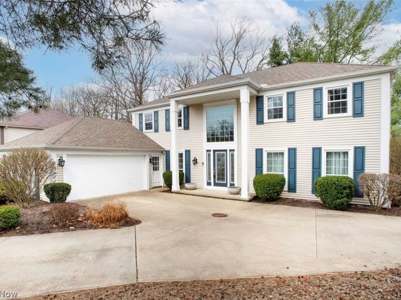 17496 Hampton Place, Strongsville, OH 44136 Photo 2