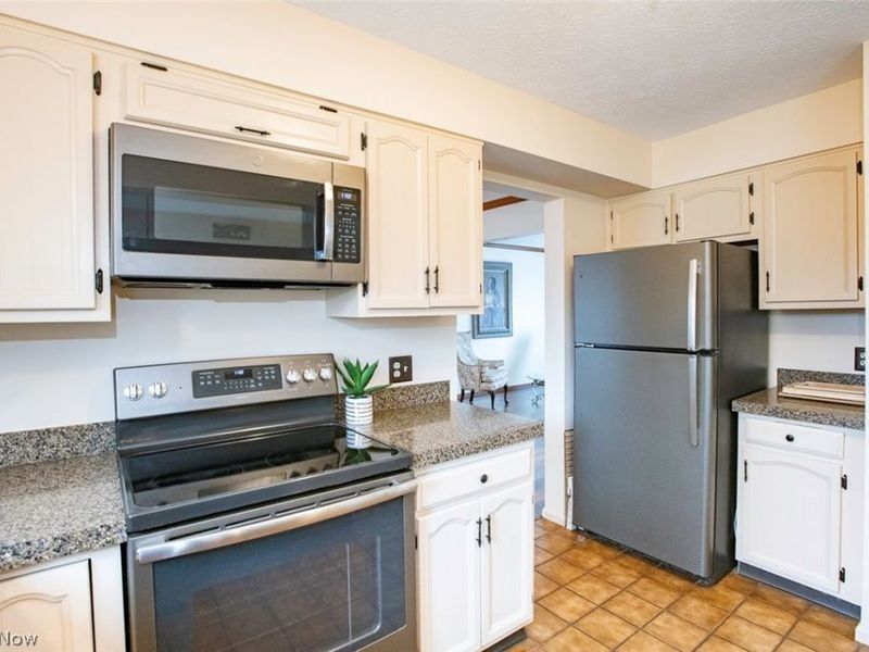 17496 Hampton Place, Strongsville, OH 44136 Photo 21