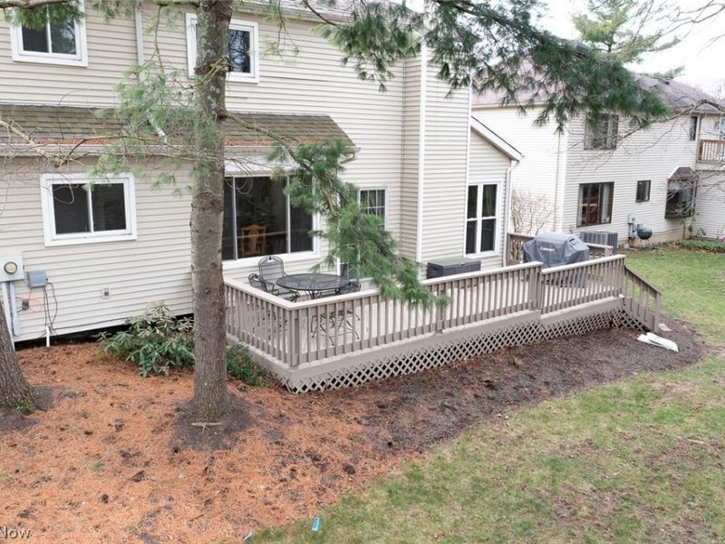 17496 Hampton Place, Strongsville, OH 44136 Photo 3