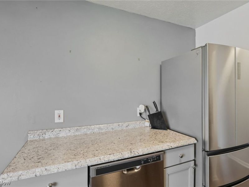 1402 Golden Gate Boulevard, Unit G206, Mayfield Heights, OH 44124 Photo 15