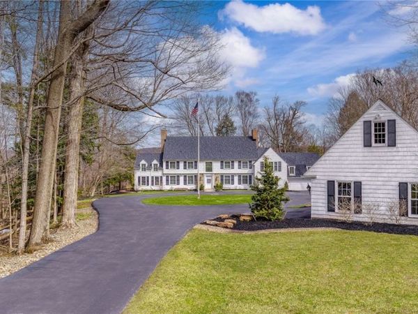 1219 W Hill Drive, Gates Mills, OH 44040