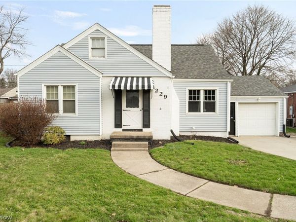 229 Everhard Road SW, North Canton, OH 44709