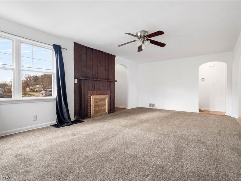 229 Everhard Road SW, North Canton, OH 44709 Photo 4