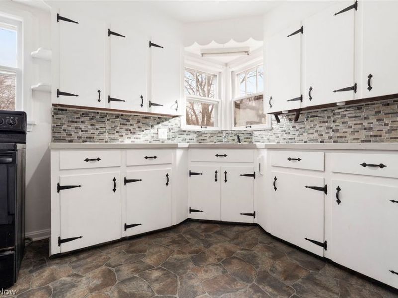 229 Everhard Road SW, North Canton, OH 44709 Photo 8