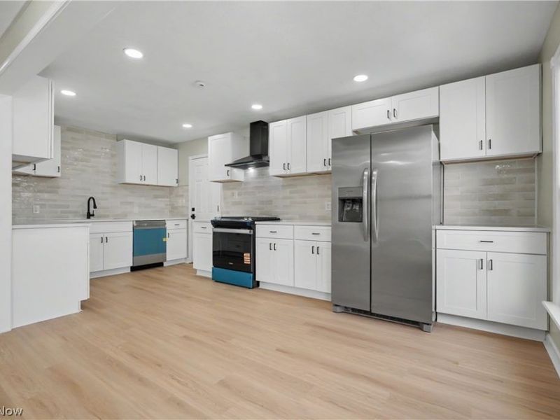 5967 Fitch Road, North Olmsted, OH 44070 Photo 13