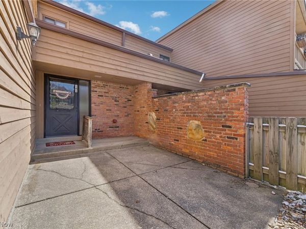 141 Kimrose Lane, Broadview Heights, OH 44147