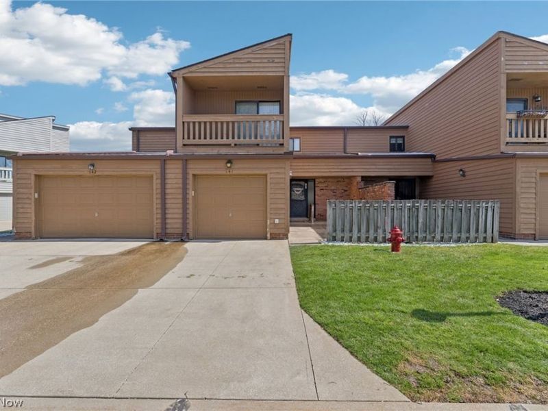 141 Kimrose Lane, Broadview Heights, OH 44147 Photo 2