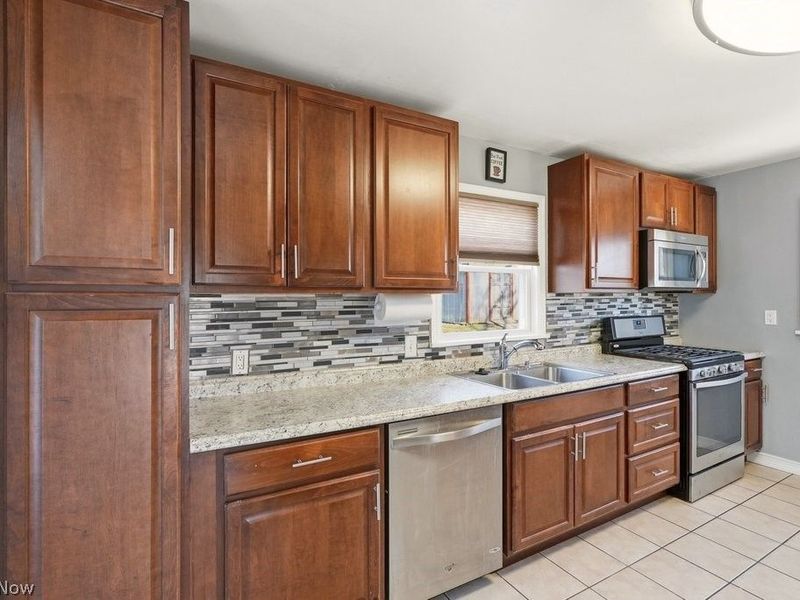 73 Lowrie Boulevard, Northfield Village, OH 44067 Photo 23