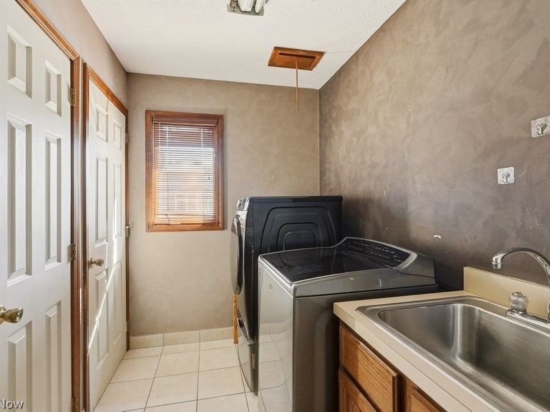 8981 Cypress Circle, North Royalton, OH 44133 Photo 13