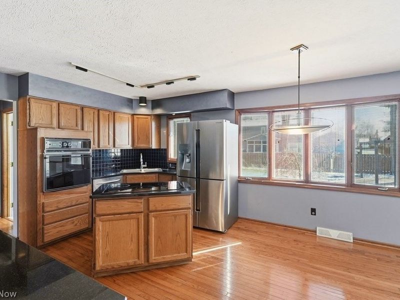 8981 Cypress Circle, North Royalton, OH 44133 Photo 19