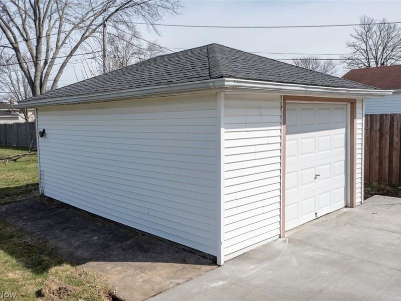 11250 Bobko Boulevard, Parma, OH 44130 Photo 40