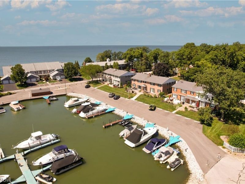 2188 N Carriage Lane, Unit 7, Port Clinton, OH 43452 Photo 5