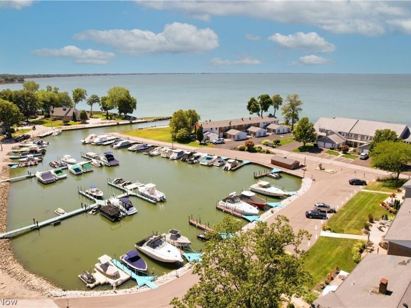 2188 N Carriage Lane, Unit 7, Port Clinton, OH 43452 Photo 6