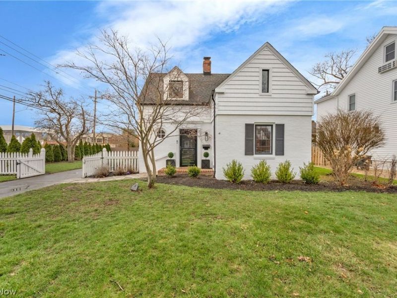 392 Cornwall Road, Rocky River, OH 44116 Photo 1