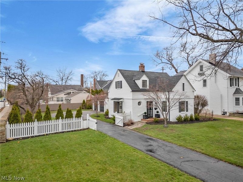 392 Cornwall Road, Rocky River, OH 44116 Photo 2