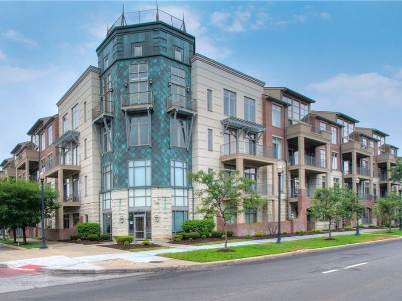 16800 Van Aken Boulevard, Unit 413, Shaker Heights, OH 44120 Photo 1