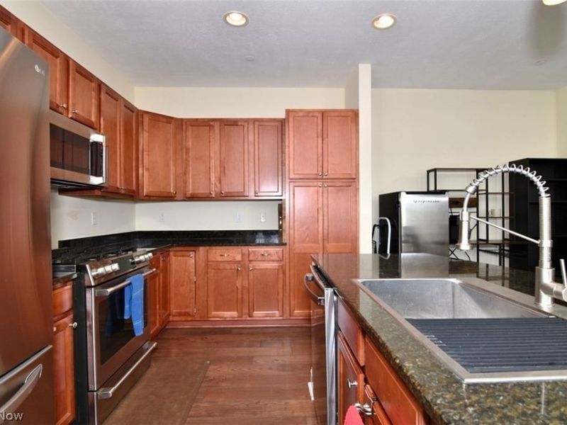 16800 Van Aken Boulevard, Unit 413, Shaker Heights, OH 44120 Photo 12