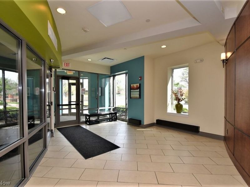 16800 Van Aken Boulevard, Unit 413, Shaker Heights, OH 44120 Photo 2