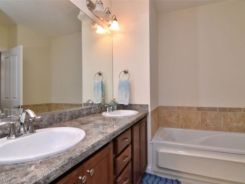 16800 Van Aken Boulevard, Unit 413, Shaker Heights, OH 44120 Photo 23