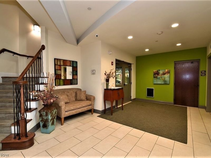16800 Van Aken Boulevard, Unit 413, Shaker Heights, OH 44120 Photo 3
