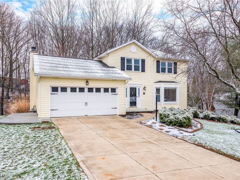 3260 Forest Overlook Drive, Seven Hills, OH 44131 Photo 1